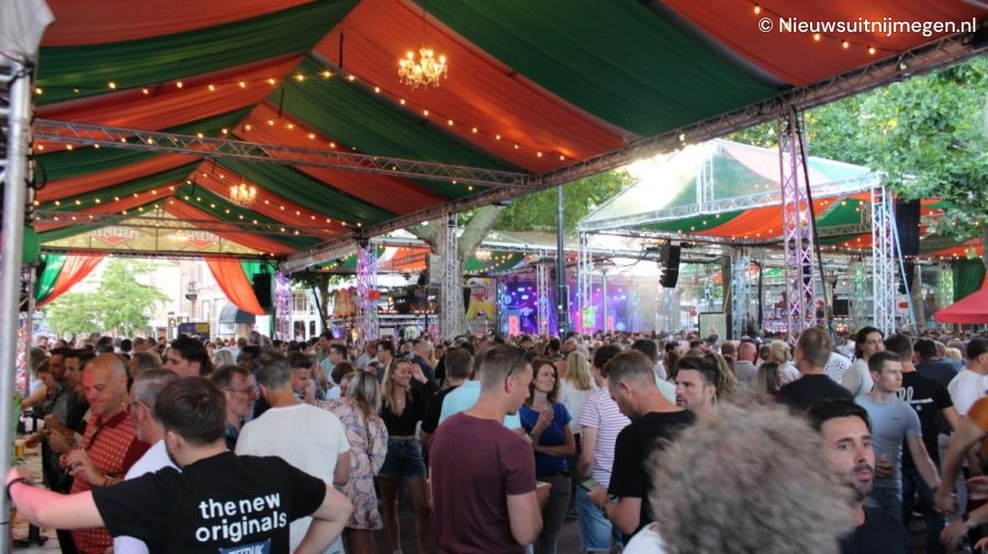 [Foto’s] Vierdaagsefeesten 2022 Op Hertogplein & Faberplein Super ...